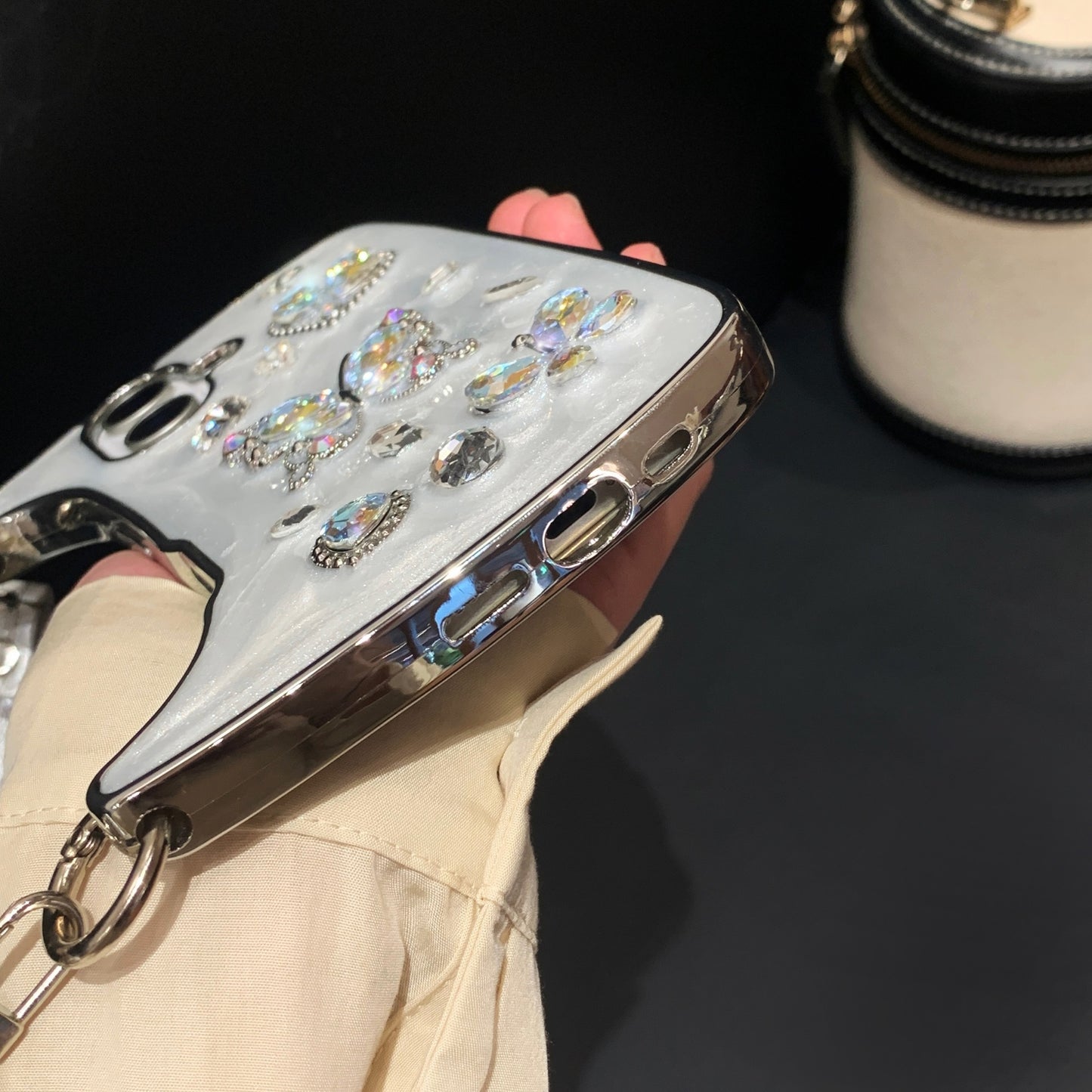 3D Diamond Butterfly Luxury iPhone Case 11/12/13/14/15/16/17 Pro/ Pro Max.