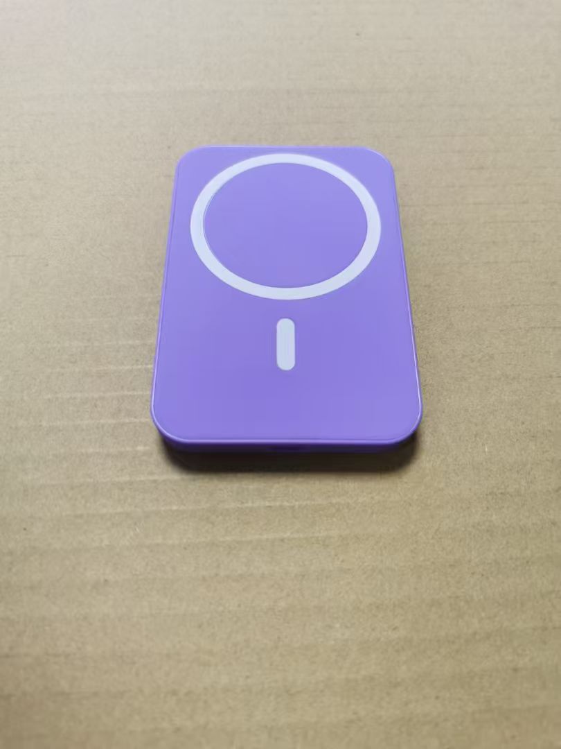 Magnetic 15W Wireless Power Bank ? 5000mAh / 10000mAh MagSafe Compatible